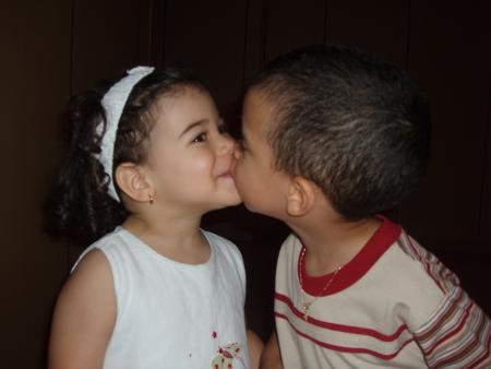 MARCIA LA FILLE A MON DEMI FRERE ET UN DE SES AMIS INTIMES LOL